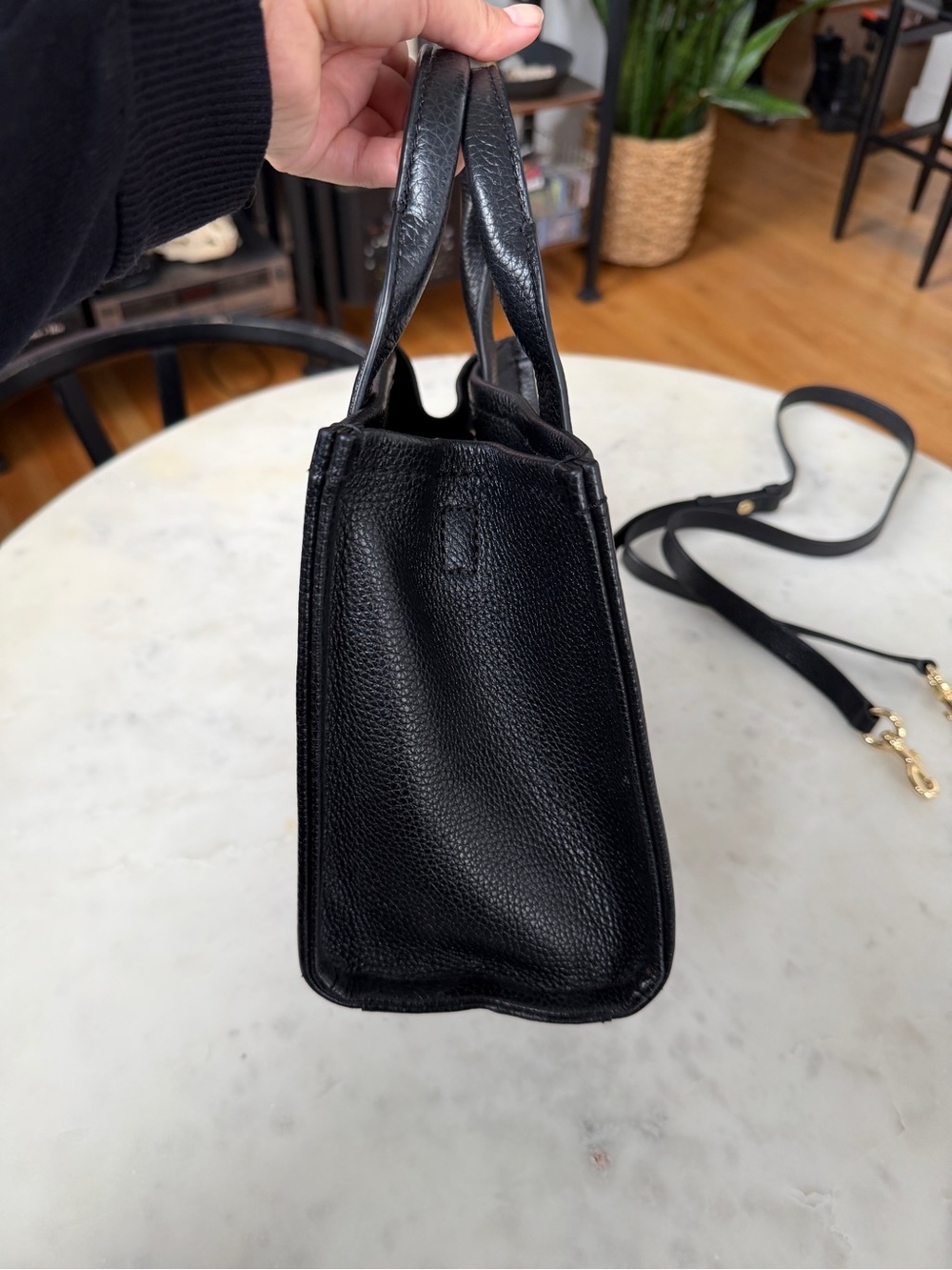 Marc Jacobs Women's The Leather Black Tote Bag size Small- Like New Condition - Picture 8 of 12
